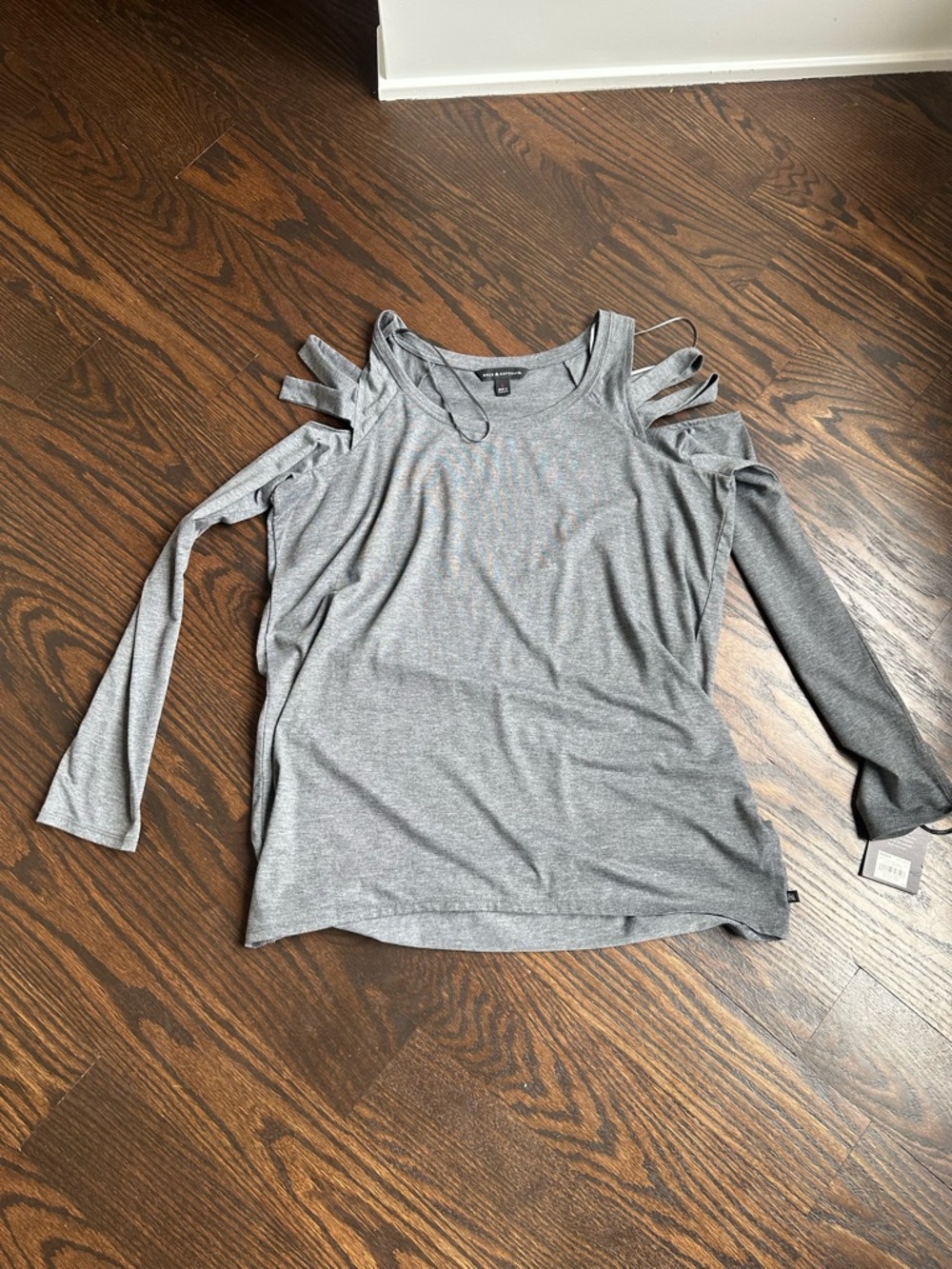 Rock & Republic Gray Cold-Shoulder Long Sleeve Top with Strap Details